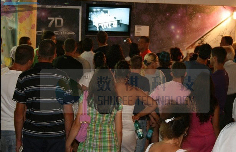 Exciting 7D Cinema System 1.07 Billion Colors With Cinema Special Effects